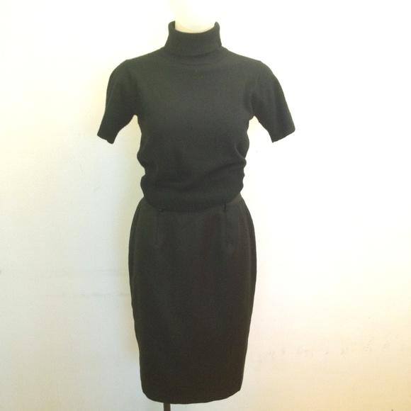 Turtle neck short sleeve crop sweater - Picture 1 of 5